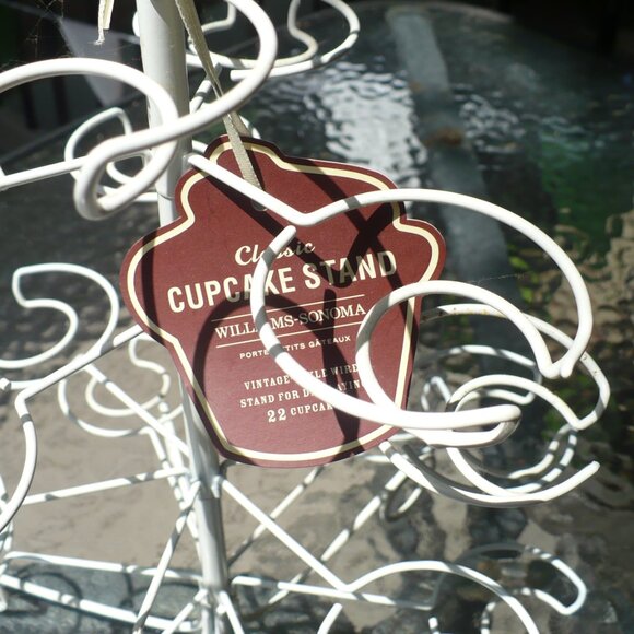 William Sonoma -  Cupcake stand - holds 22 cup cakes - Picture 2 of 2